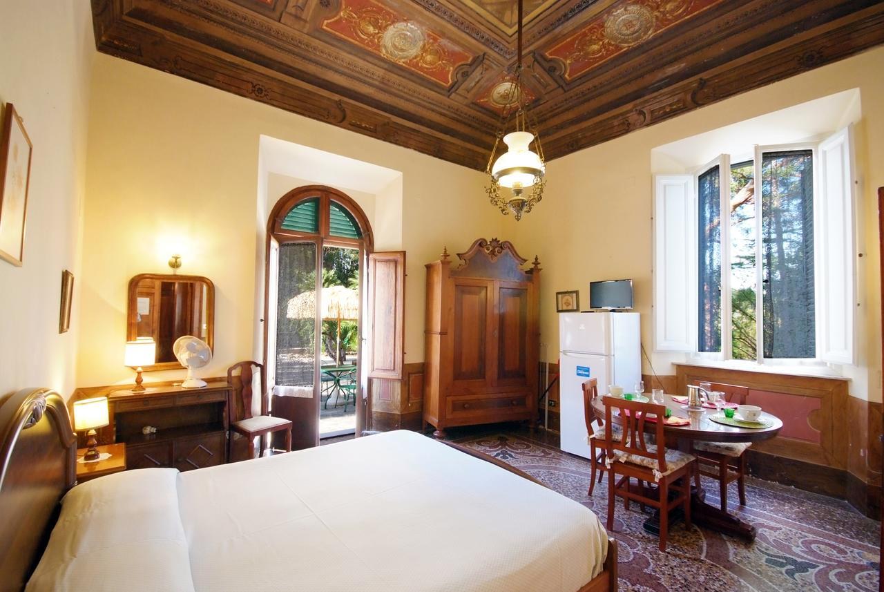 Villa Teresa Porto Azzurro Exterior photo