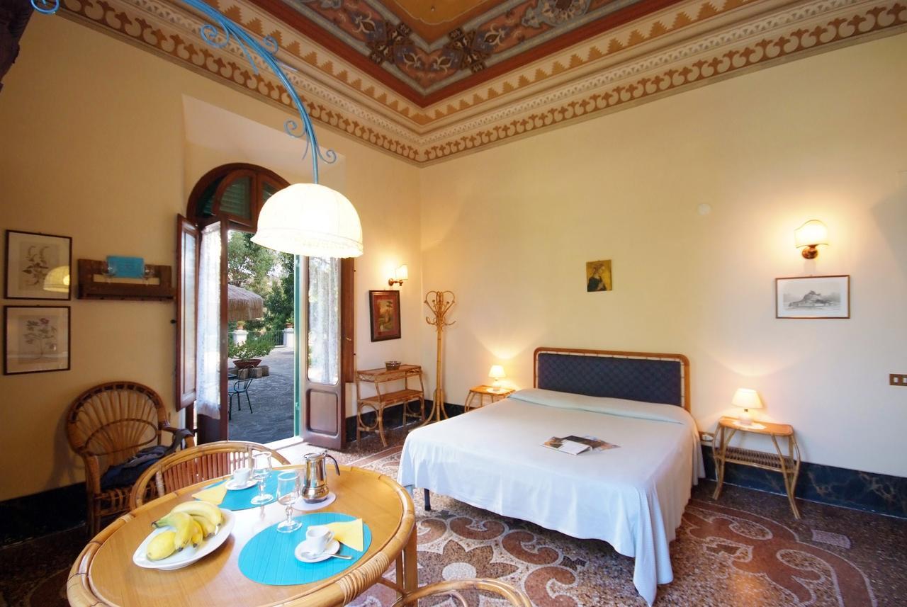 Villa Teresa Porto Azzurro Exterior photo